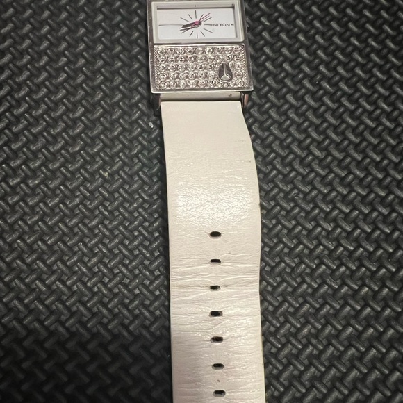 Nixon Max and Relax